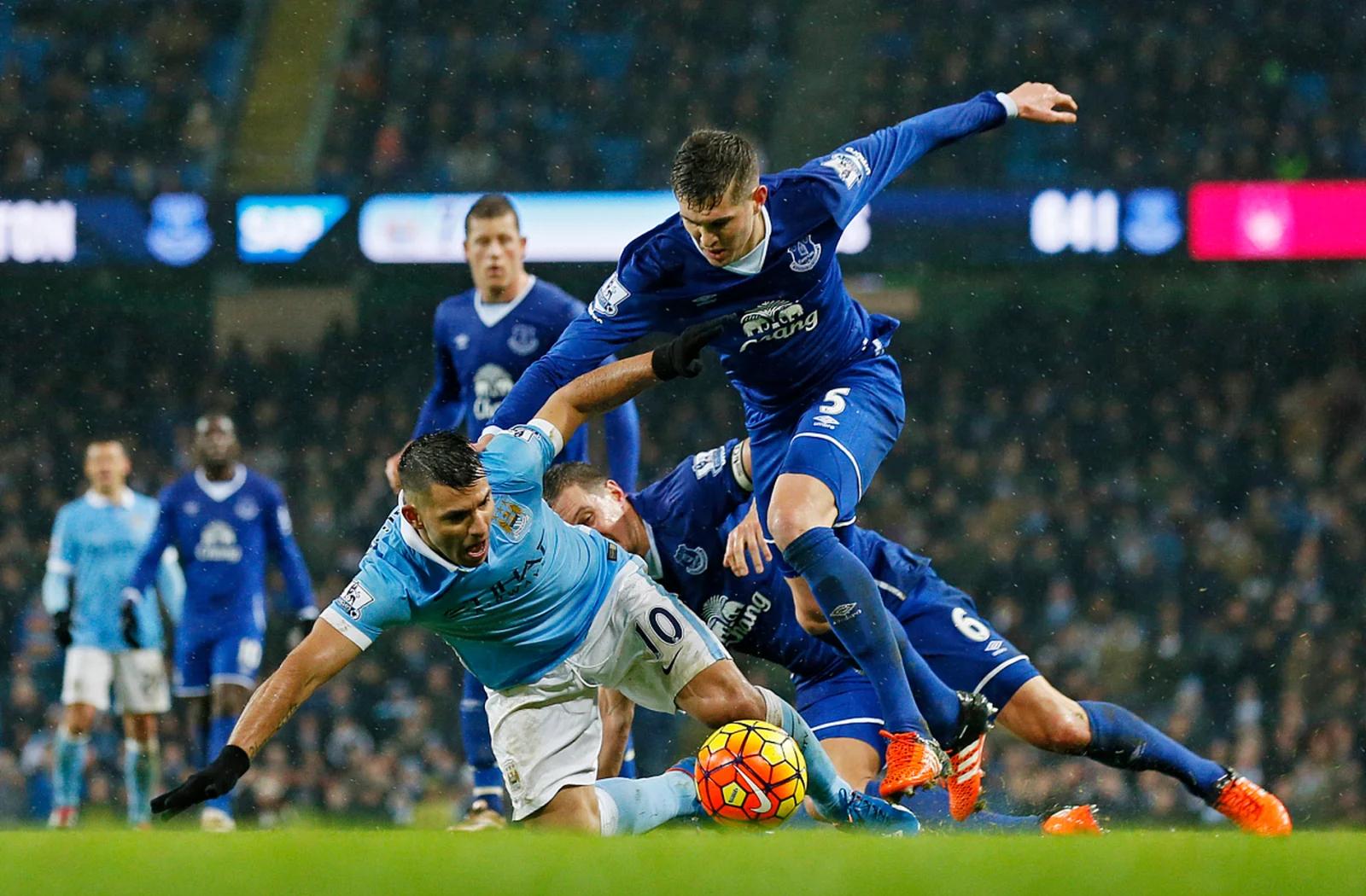 曼城坐镇主场,主场之利再次显现 曼城坐镇主场,主场之利再次显现