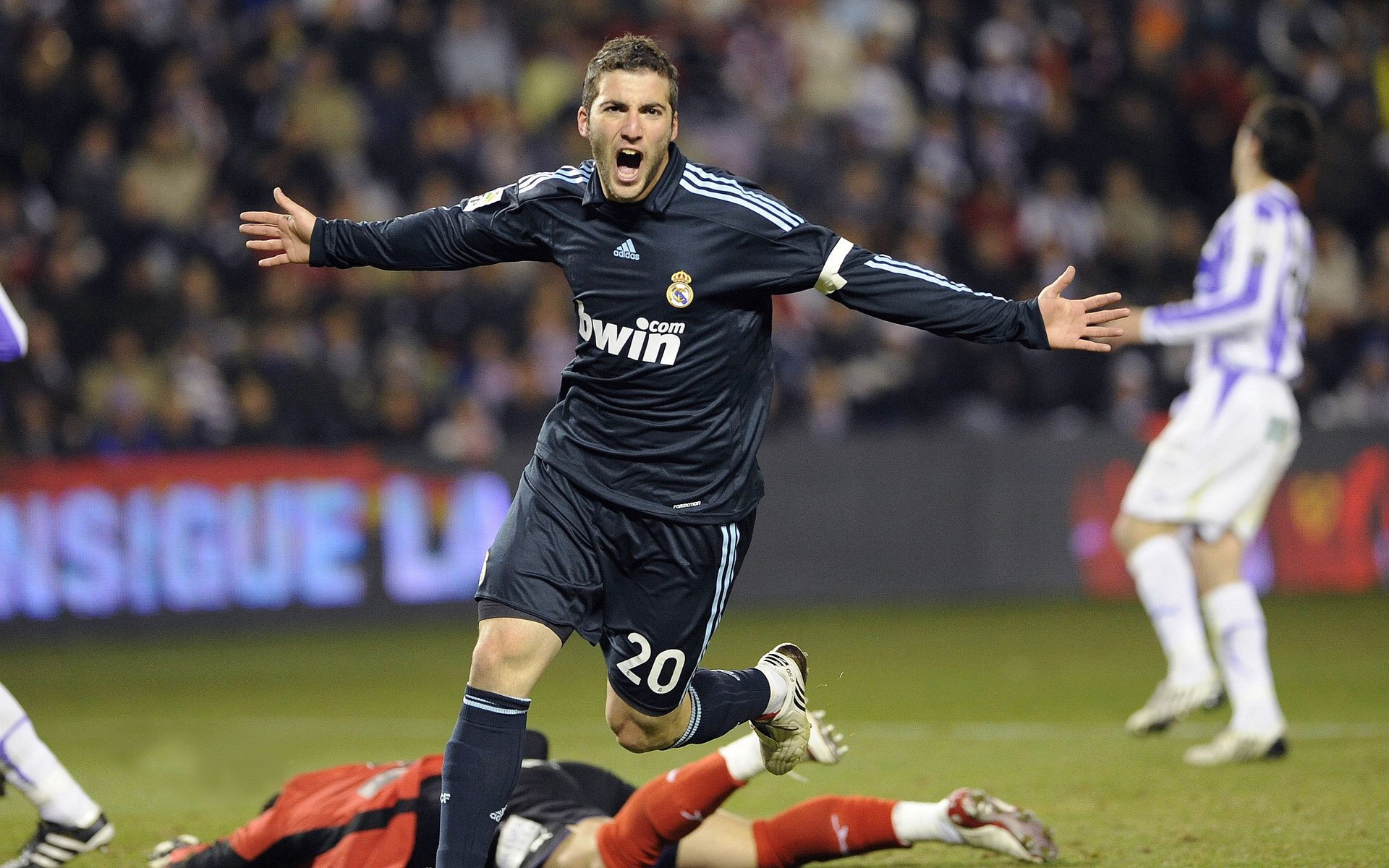 欧冠半决赛焦点战，法国节奏如何掌控拉齐奥的命运